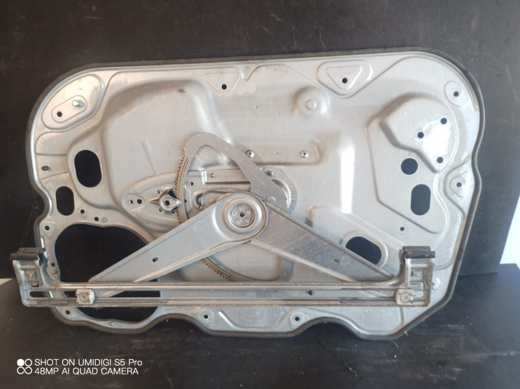 Macara stanga fata FORD FOCUS II COD- 4M51A045H17A