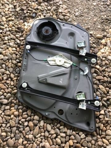 Macara stanga fata Mercedes B class w245 2008