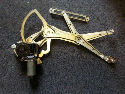 Macara stanga fata Mercedes ML w163