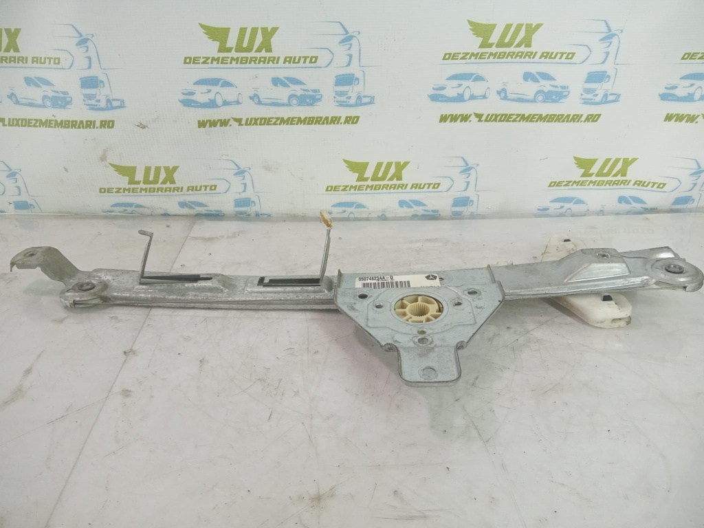 Macara stanga spate 05074823aa Jeep Compass [facelift] [2011 - 2013] 2.2 crd 4x2 651.925