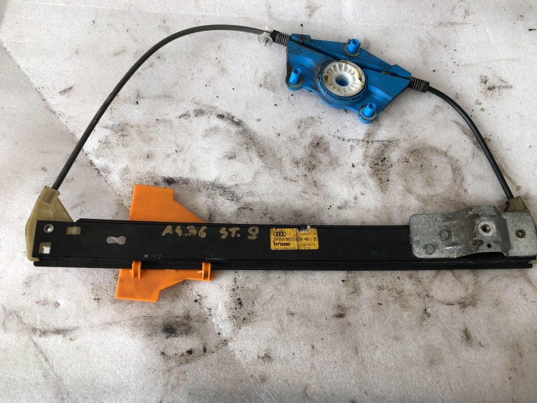 Macara stanga spate audi a4 b6 8e0839561b