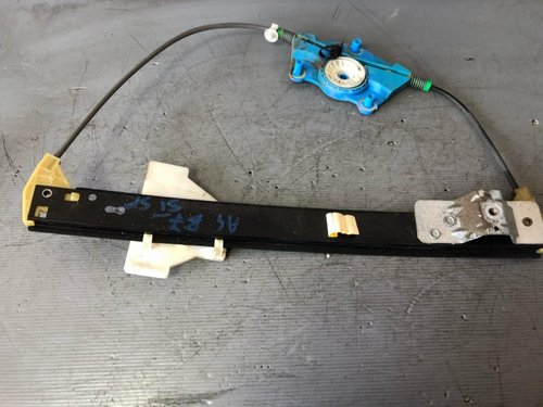 Macara stanga spate audi a4 b7 8e0839461 8e0839461b
