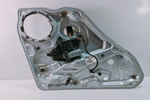 Macara stanga spate cu motoras 3B9839751CM / 105406301 Volkswagen VW Passat B5 [1996 - 2000]
