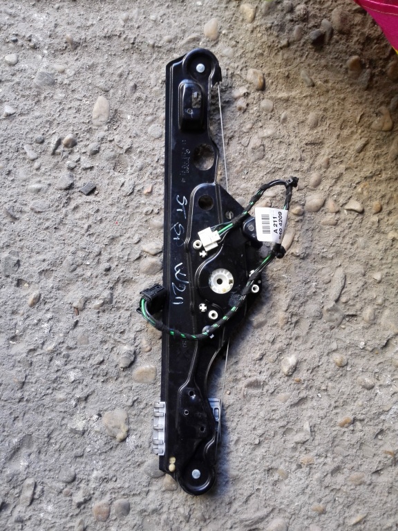 Macara stanga spate Mercedes E CLASS W21