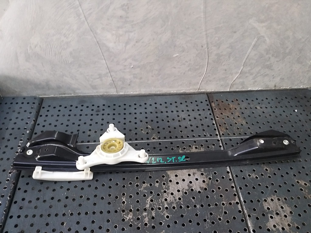 Macara stanga spate mercedes e class w212 983897101