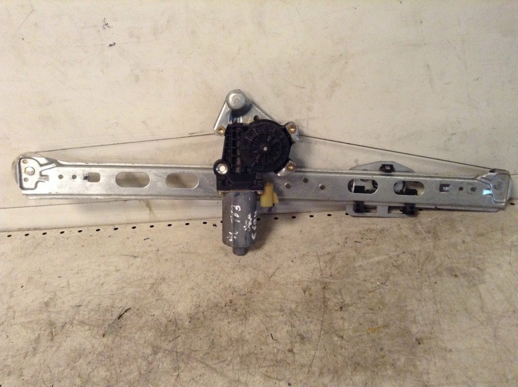 Macara stanga spate Mercedes ML w163