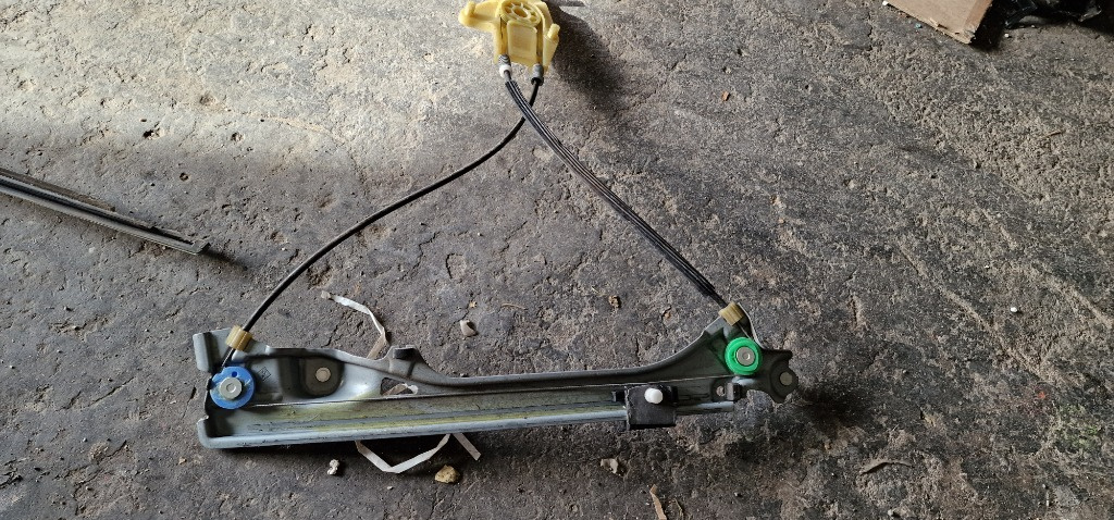 Macara Stanga Spate Renault Laguna 3 Break