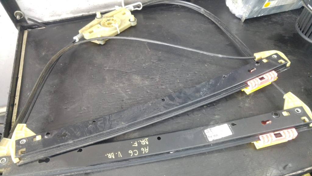 Macara usa dreapta fata audi a6 4f c6 break 4f0837462d