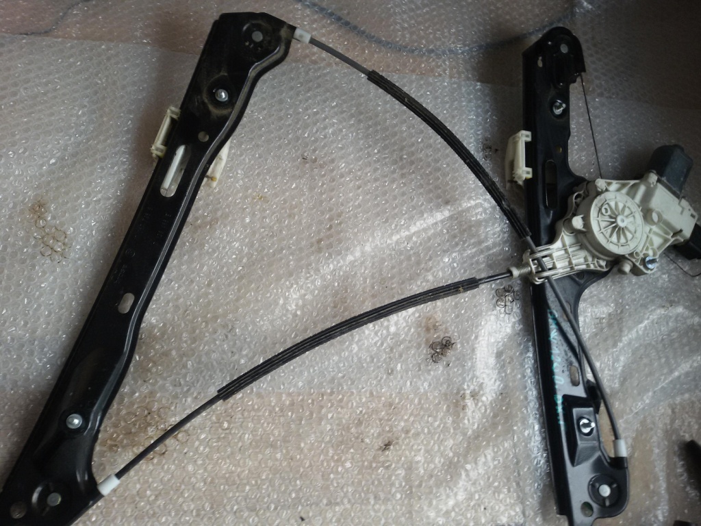 Macara usa dreapta fata bmw seria 1 e81 e87 2006-2011 7067796s
