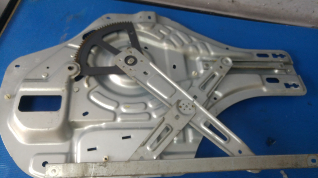 Macara usa dreapta fata hyundai tucson 2005-2010 82480-2e010wk
