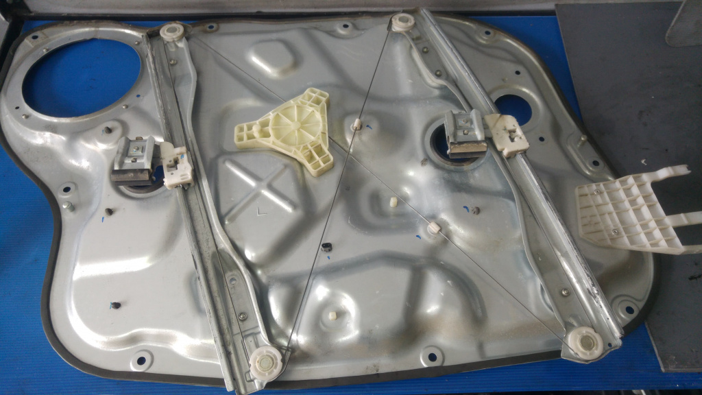 Macara usa dreapta fata kia ceed 2007-2012 82480-1h060
