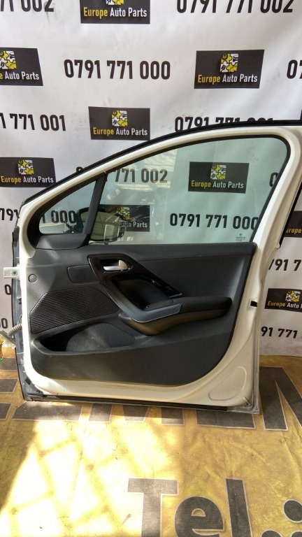 Macara usa dreapta fata Peugeot 208 1.6 HDI cod motor 9HP an 2013
