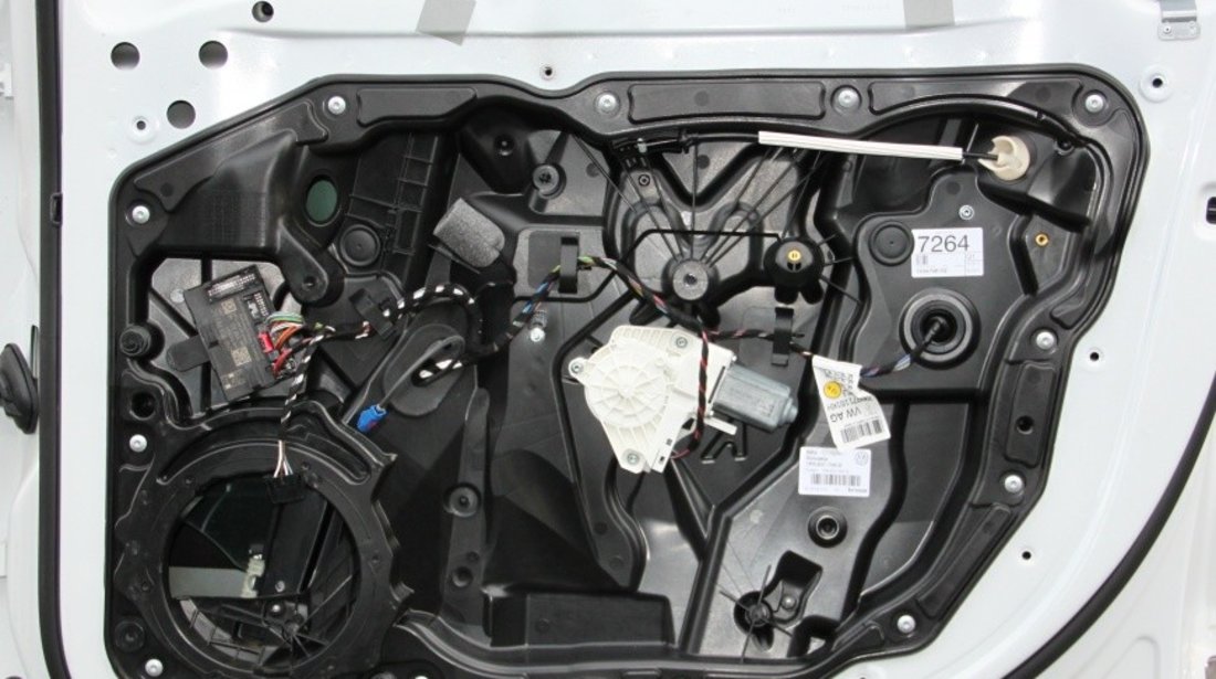 Macara usa dreapta fata VW Touareg 7P model 2014