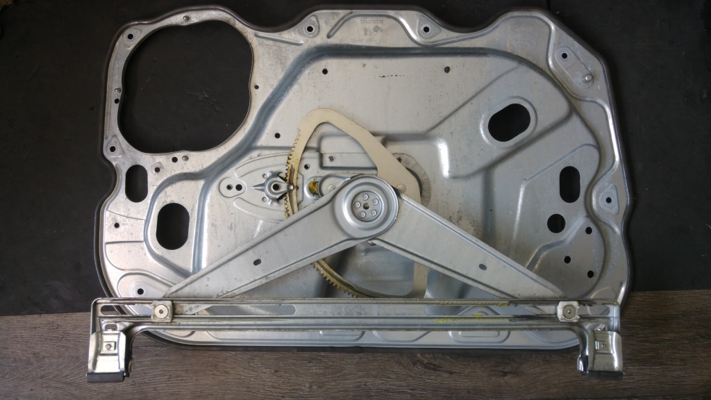 Macara usa dreapta ford focus 4m51a203a28bg
