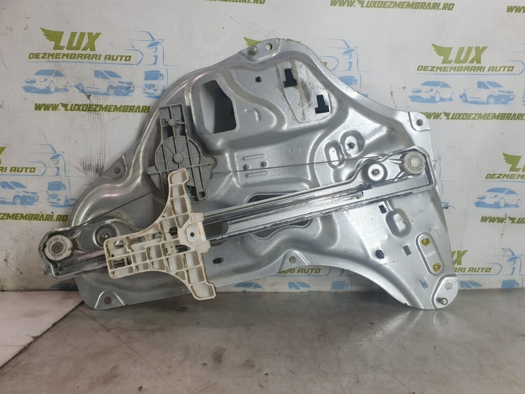 Macara usa dreapta spate 83480-2y040 Hyundai ix35 [2009 - 2013] 2.0 crdi D4HA