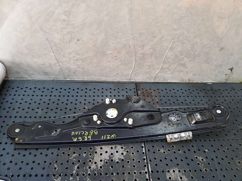 Macara usa dreapta spate mercedes e class w211 berlina a2117300246