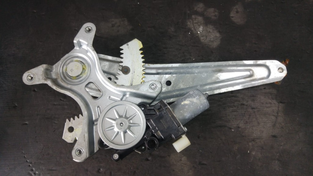 Macara usa dreapta spate suzuki vitara ly 2017 83530-61m00