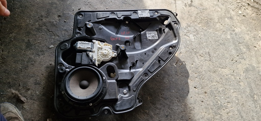 Macara Usa Dreapta Spate Vw Golf 6 Hatchback