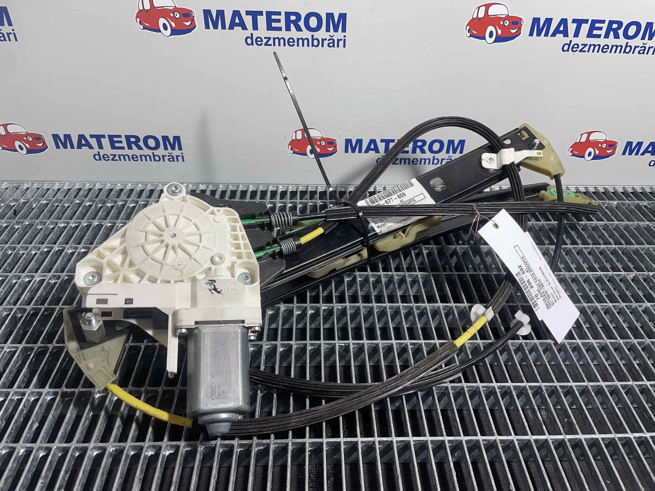 MACARA USA FATA DREAPTA AUDI A1 - - (201