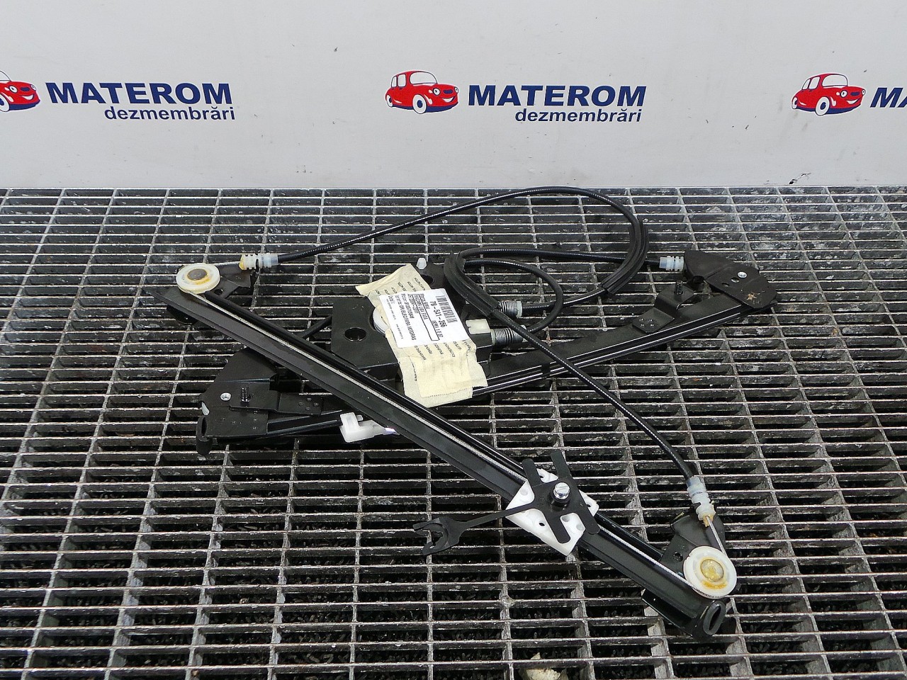 MACARA USA FATA DREAPTA BMW SERIA 1 E 87 - - (2004 2011)
