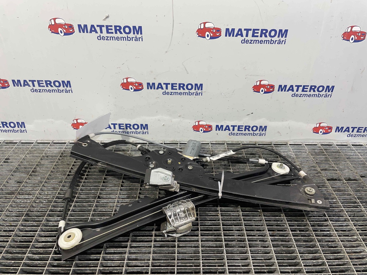 MACARA USA FATA DREAPTA BMW SERIA 5 E 60 - - (2004 2010)