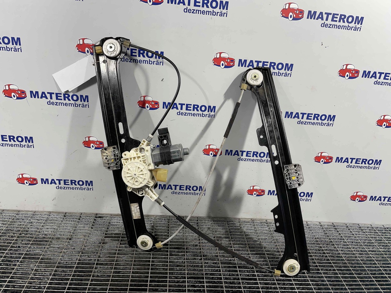 MACARA USA FATA DREAPTA BMW SERIA 5 E 60 - - (2007 2010)