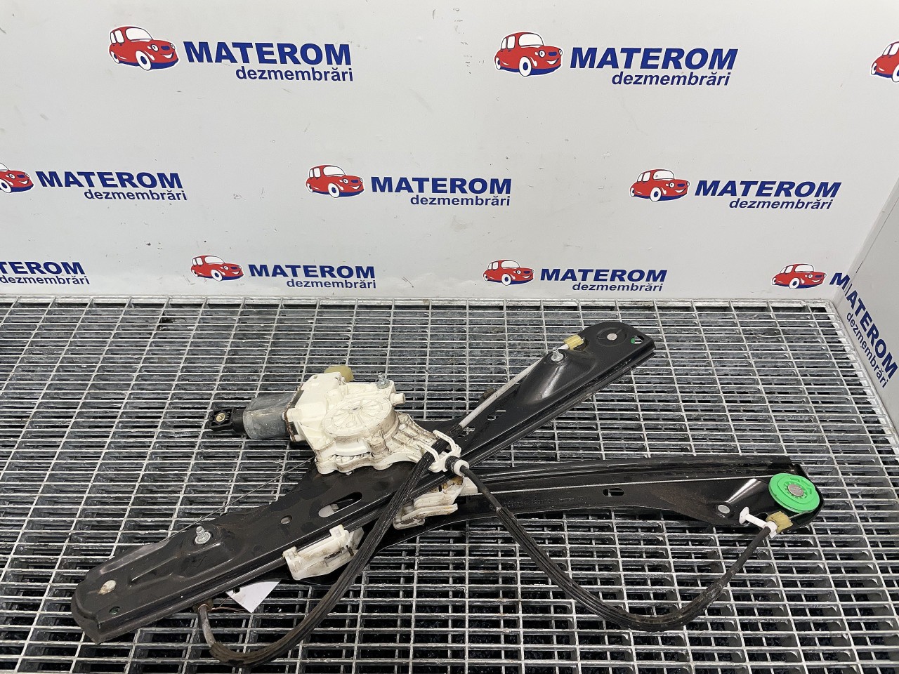 MACARA USA FATA DREAPTA BMW X1 X1 - - (2009 2012)