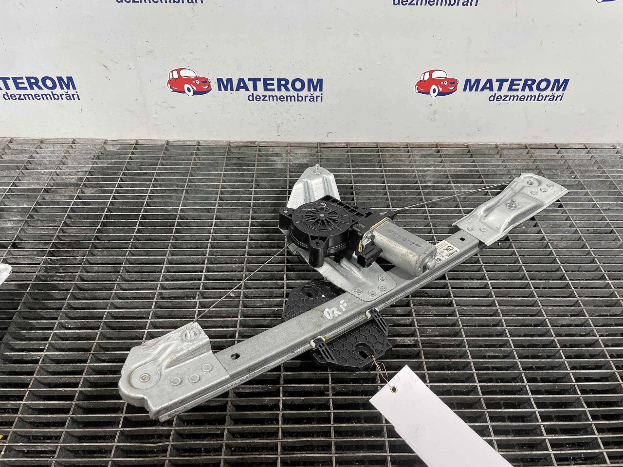 MACARA USA FATA DREAPTA DACIA SANDERO SANDERO - - (2012 2019)