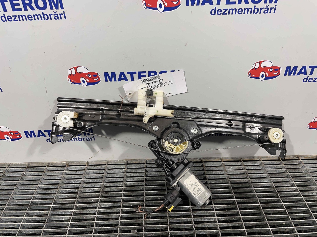 MACARA USA FATA DREAPTA FIAT 500 - - (2007 2015)