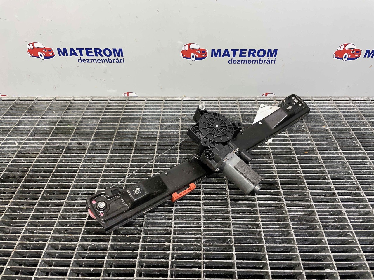 MACARA USA FATA DREAPTA FIAT GRANDE PUNTO - - (2005 2009)