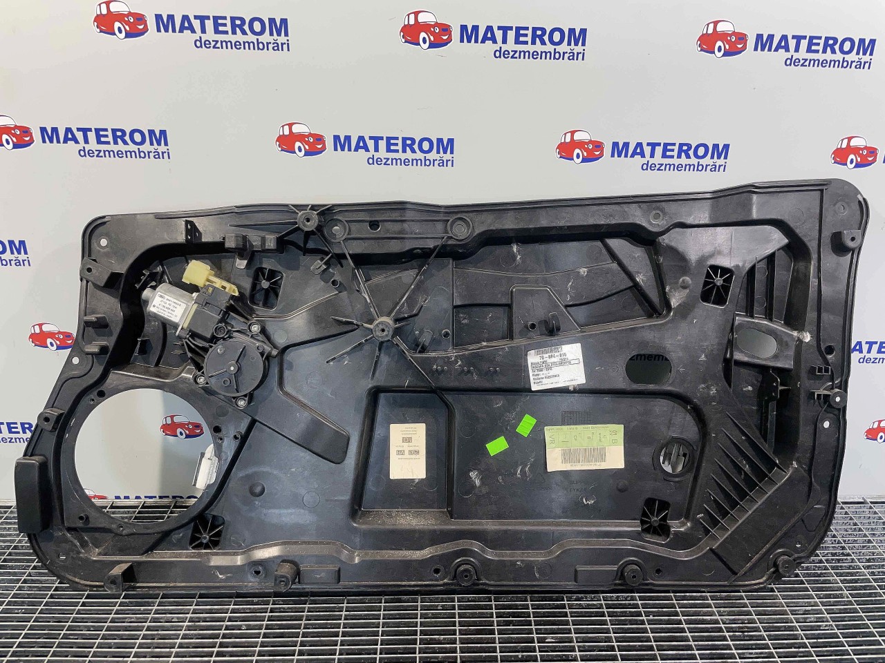 MACARA USA FATA DREAPTA FORD FIESTA FIESTA - - (2008 2012)