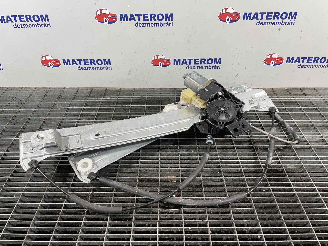 MACARA USA FATA DREAPTA FORD KUGA - - (2012 2019)