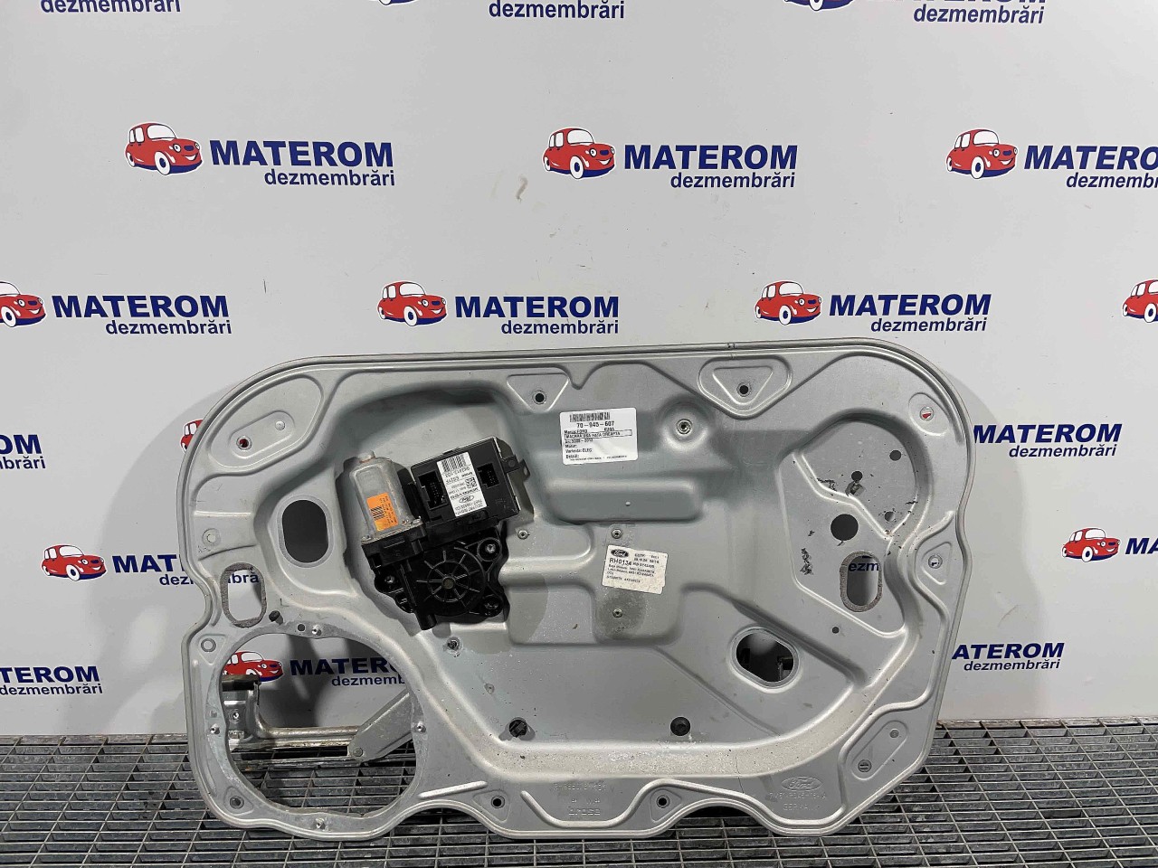 MACARA USA FATA DREAPTA FORD KUGA KUGA - - (2008 2012)