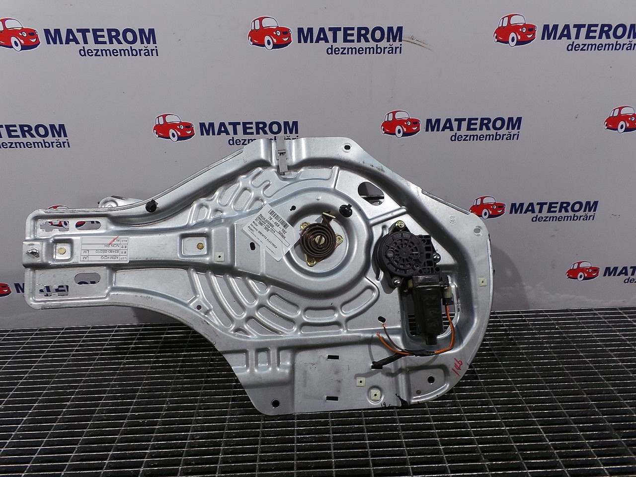 MACARA USA FATA DREAPTA HYUNDAI TUCSON - - (2004 2009)