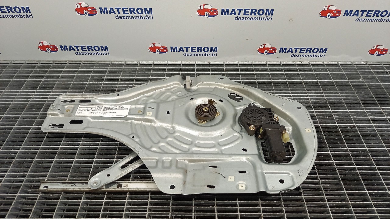 MACARA USA FATA DREAPTA HYUNDAI TUCSON - - (2004 2009)
