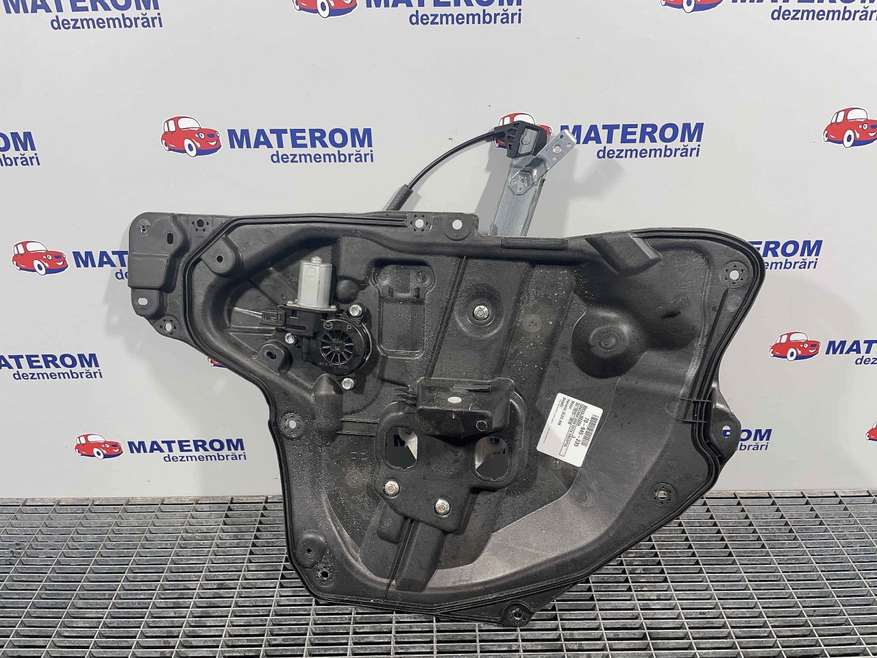 MACARA USA FATA DREAPTA MAZDA 3 3 - - (2013 2018)