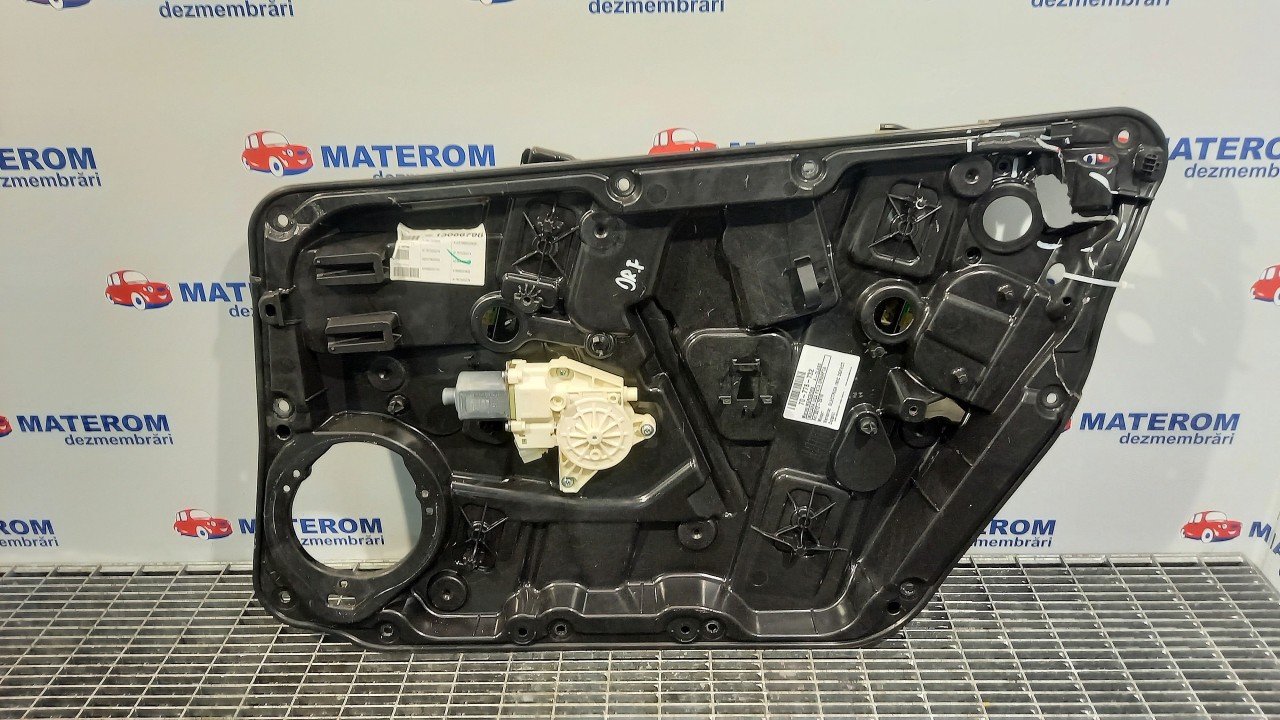 MACARA USA FATA DREAPTA MERCEDES A-CLASS A-CLASS - - (2012 2018)