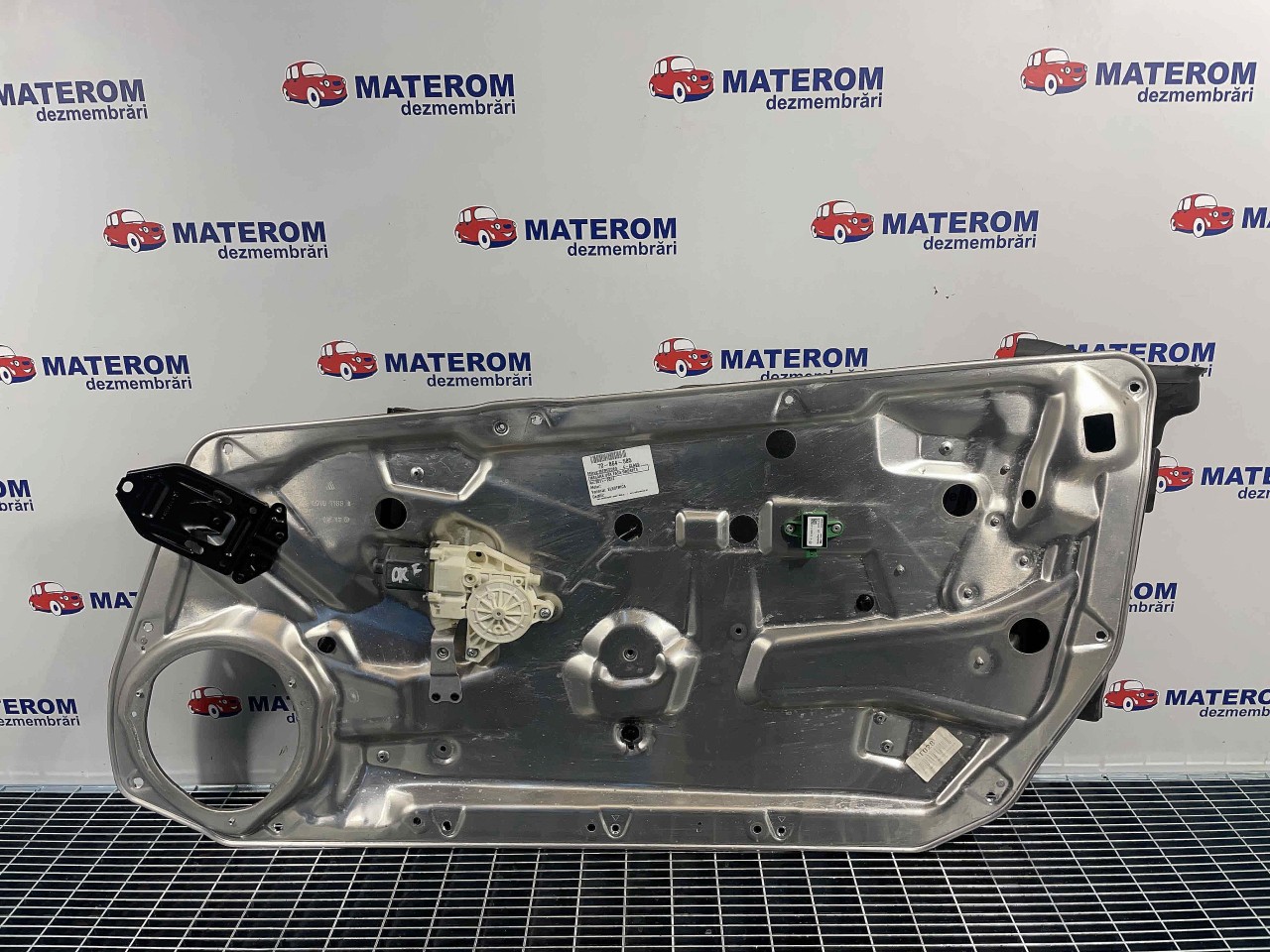 MACARA USA FATA DREAPTA MERCEDES C-CLASS C-CLASS - - (2011 2014)