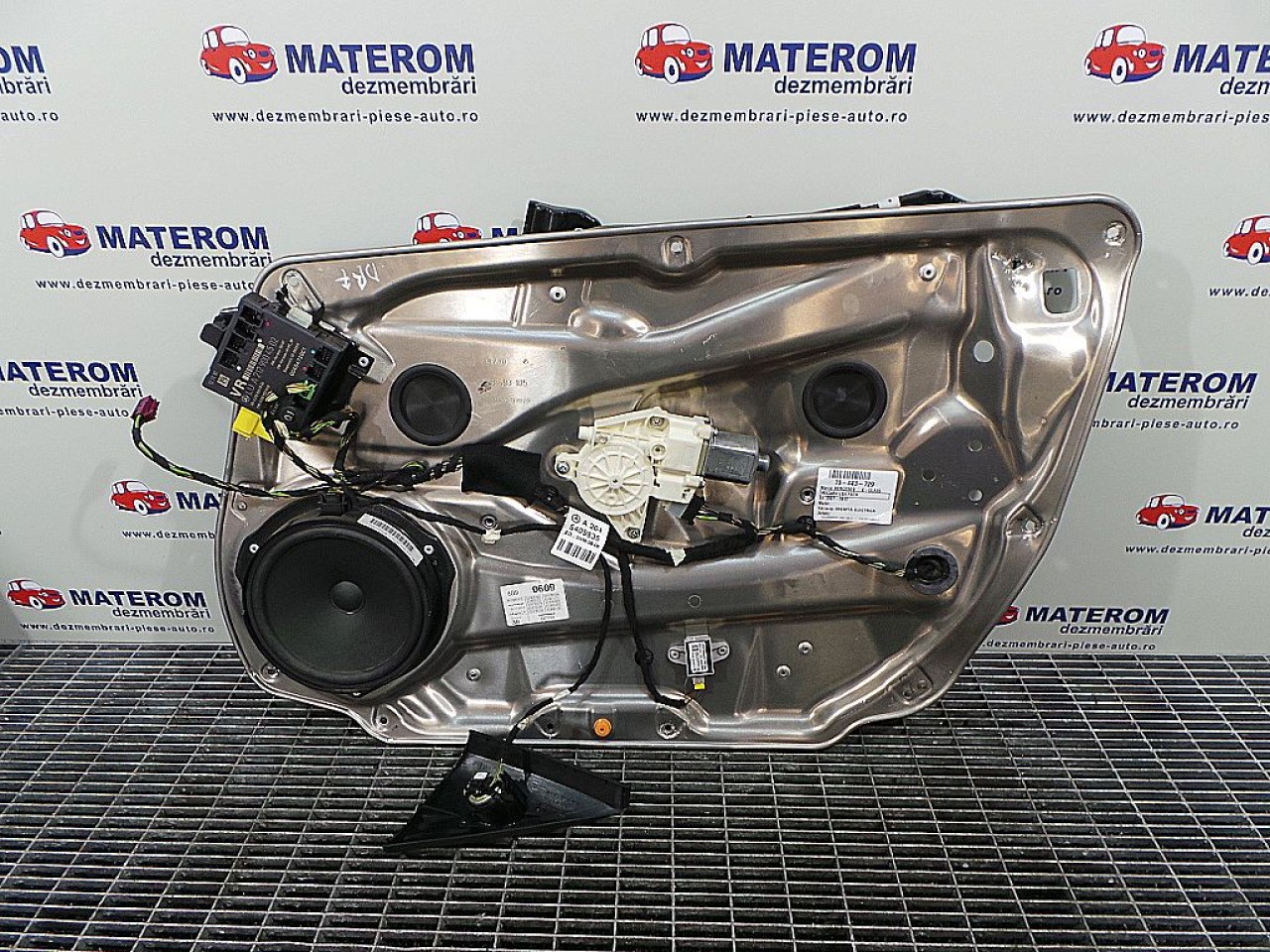 MACARA USA FATA DREAPTA MERCEDES C-CLASS C-CLASS - - (2007 2011)