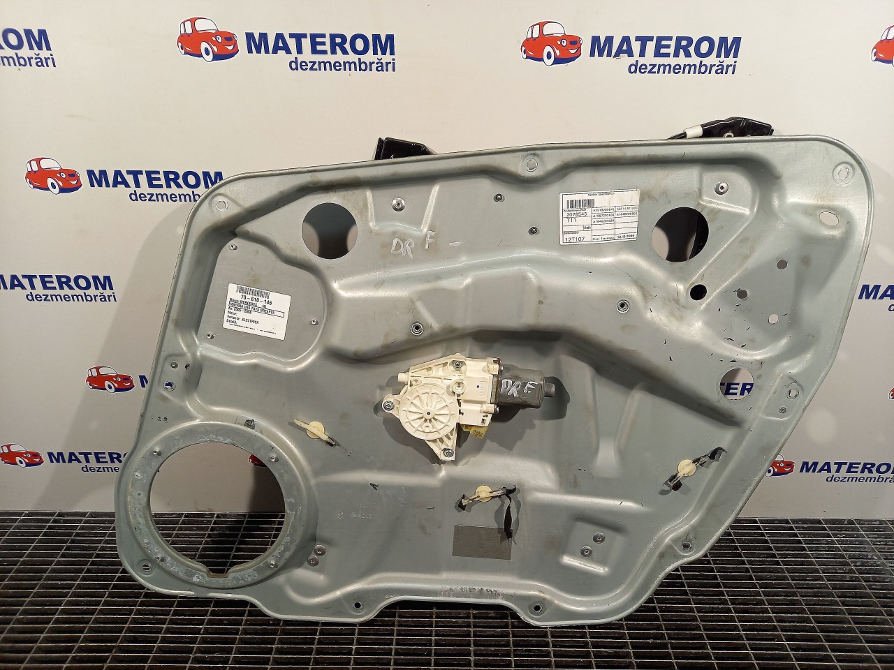 MACARA USA FATA DREAPTA MERCEDES ML - - (2005 2008)