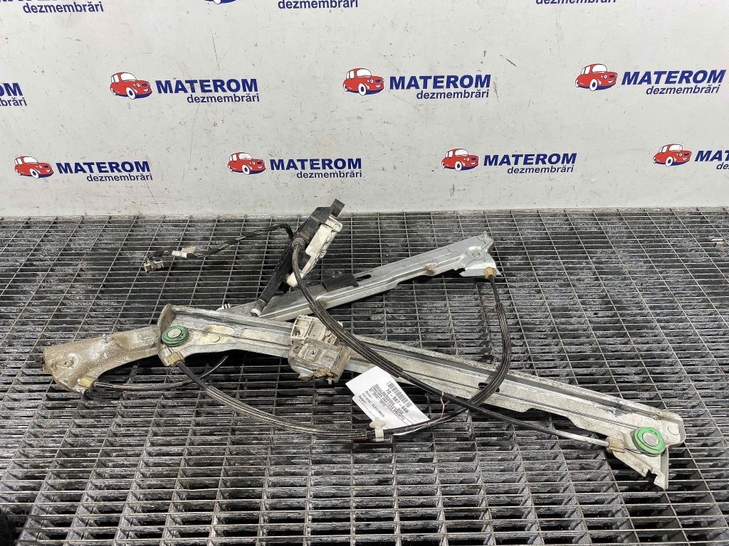 MACARA USA FATA DREAPTA MERCEDES VITO - 