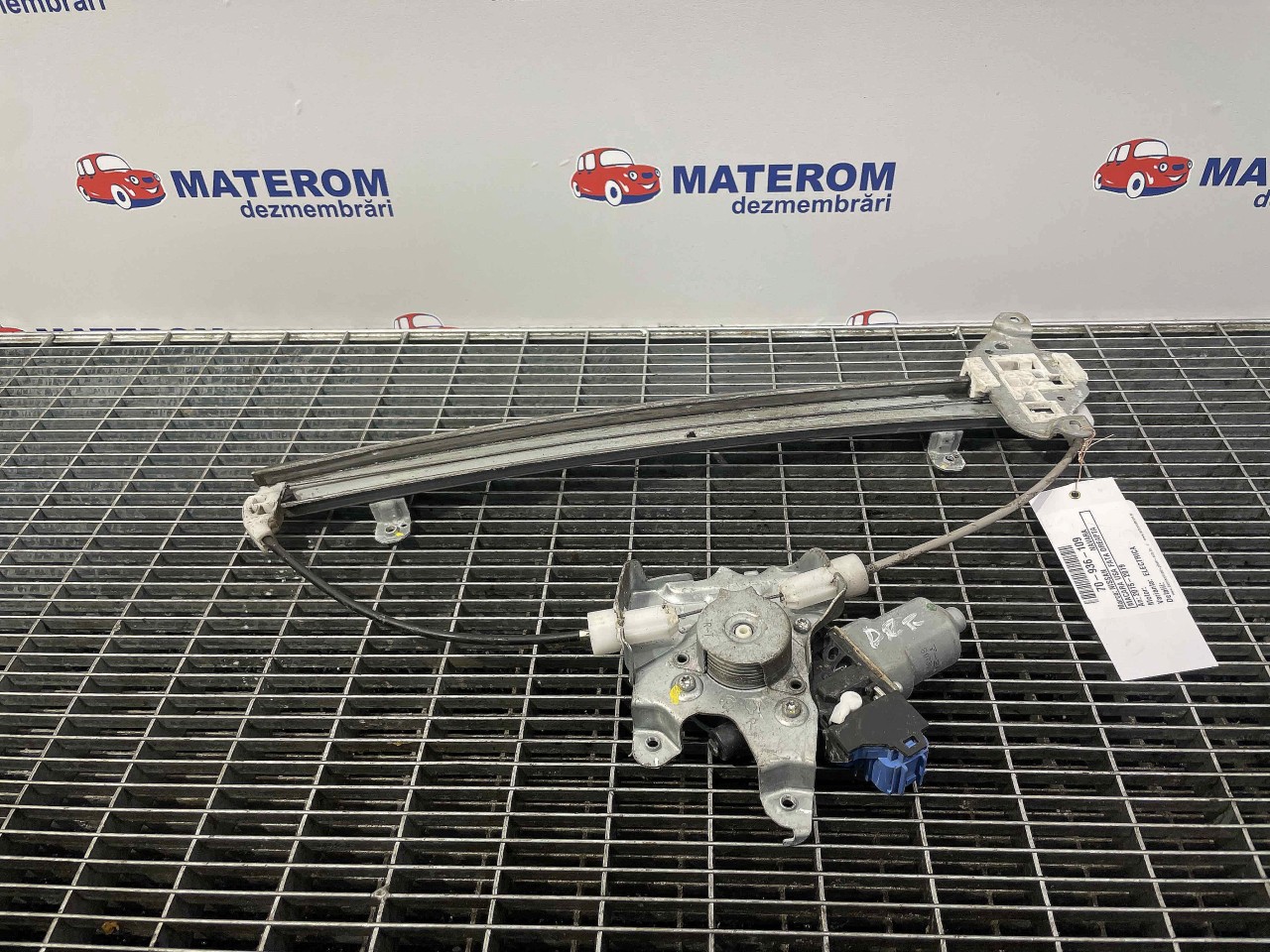 MACARA USA FATA DREAPTA NISSAN NAVARA - - (2015 2019)