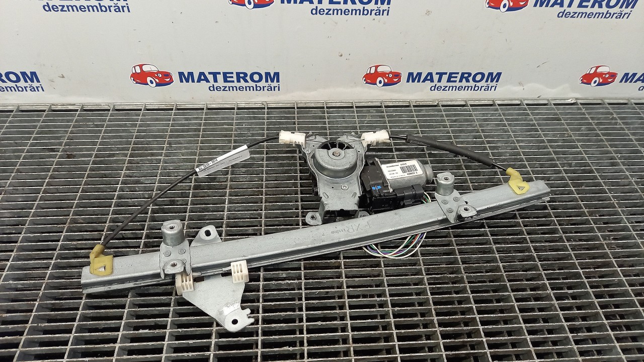 MACARA USA FATA DREAPTA NISSAN NOTE - - (2010 2012)