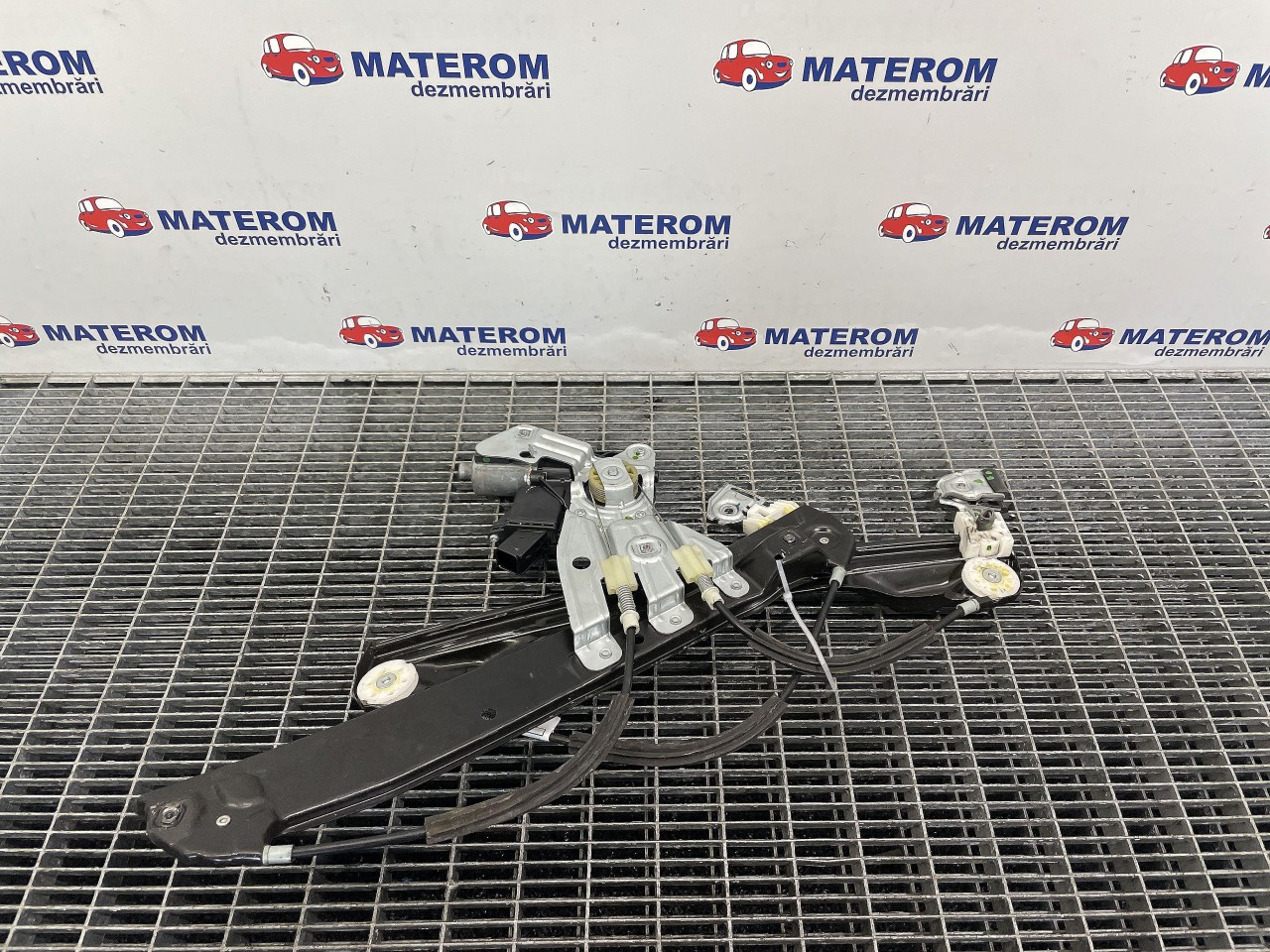 MACARA USA FATA DREAPTA OPEL MERIVA B - - (2010 2014)