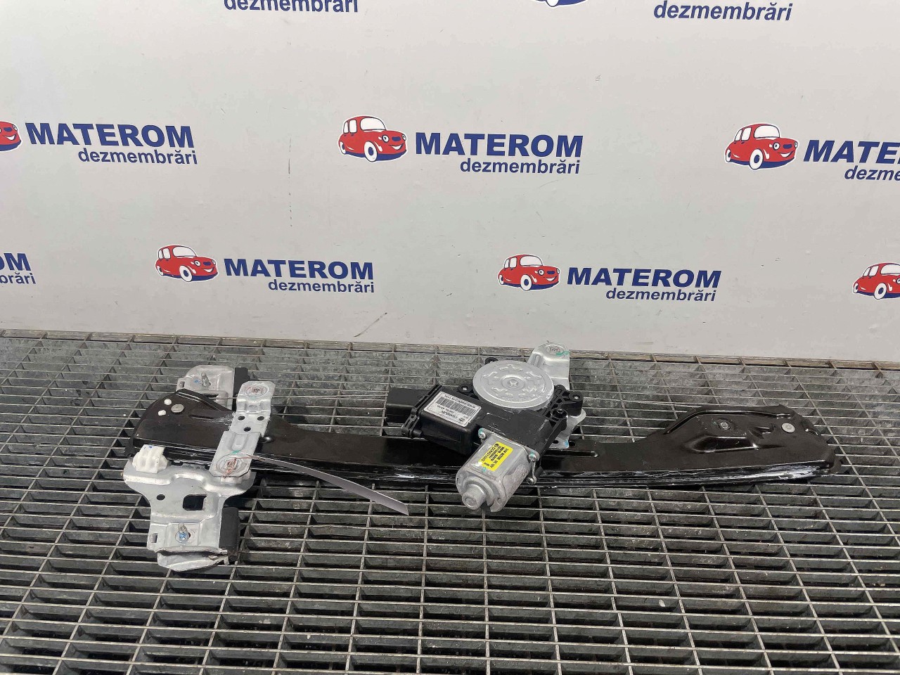 MACARA USA FATA DREAPTA OPEL MOKKA - - (