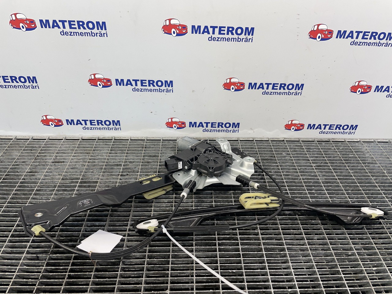 MACARA USA FATA DREAPTA OPEL ZAFIRA C - 
