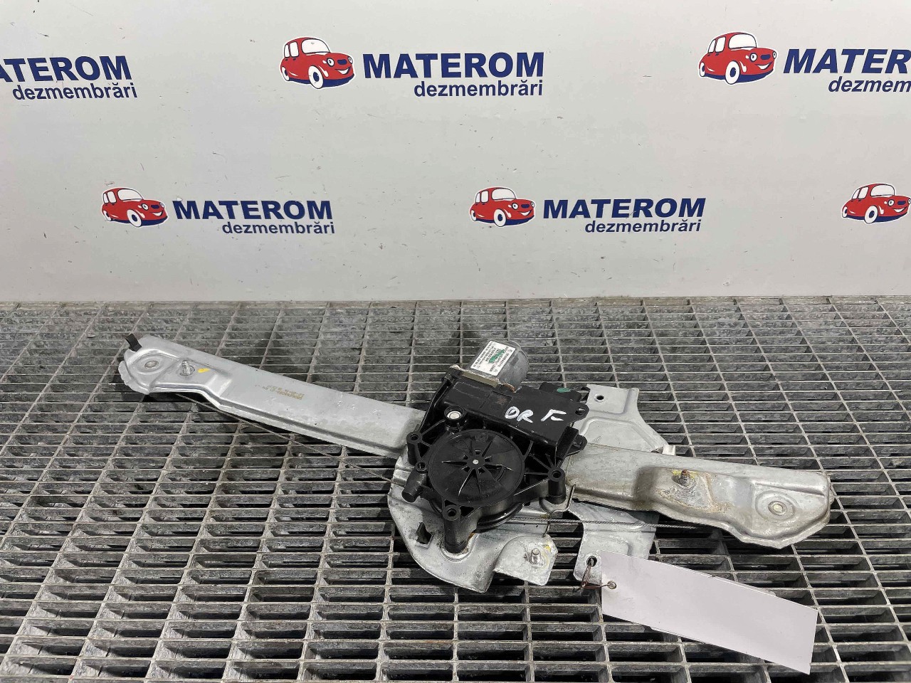 MACARA USA FATA DREAPTA PEUGEOT 2008 2008 - - (2013 2018)