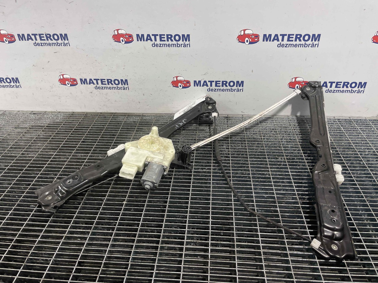 MACARA USA FATA DREAPTA PEUGEOT 308 - - 