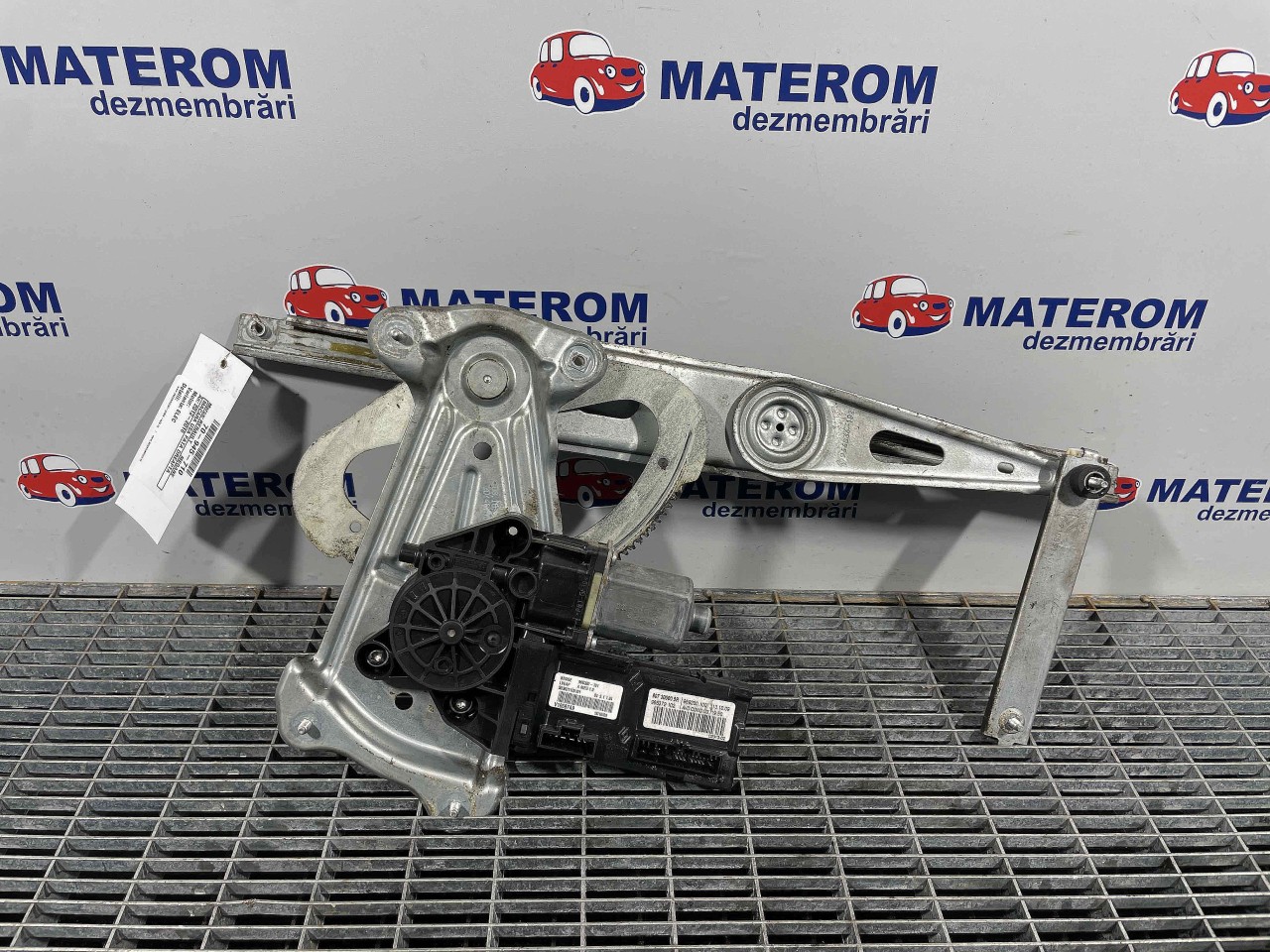 MACARA USA FATA DREAPTA RENAULT MEGANE MEGANE - - (2012 2016)