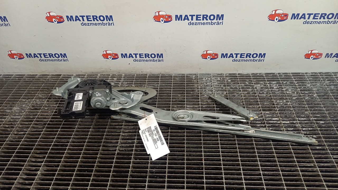 MACARA USA FATA DREAPTA RENAULT SCENIC - - (2009 2013)